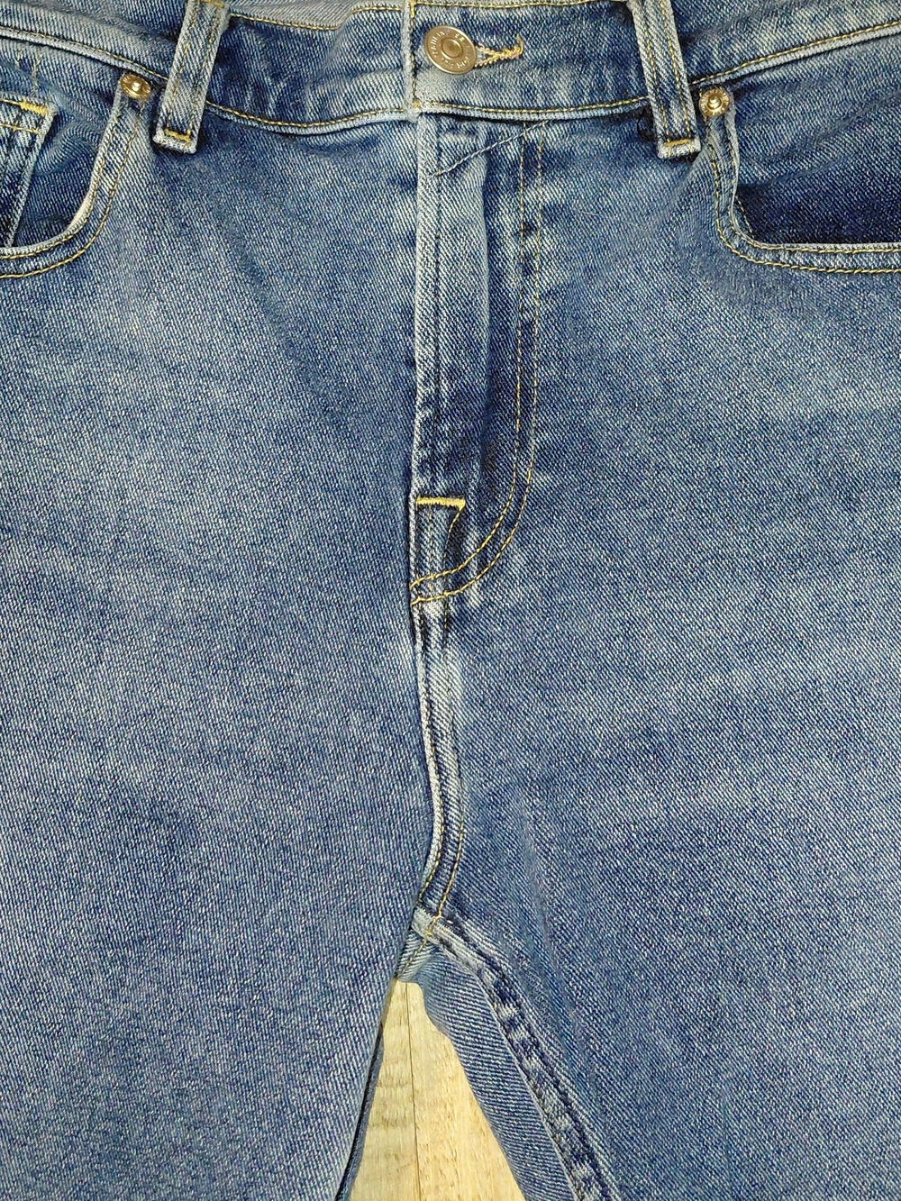 7 For All Mankind Relaxed-Fit Jeans in Medium Blue